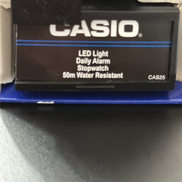 Casio men’s watch. LED light, Daily alarm, Stopwatch, 50m Water Resistant. - Picture 4 of 4